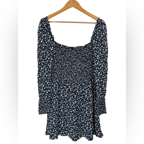 Reformation Kelli Smocked Bodice Fit & Flare Mini Dress Blue White Floral Sz L - Picture 4 of 15